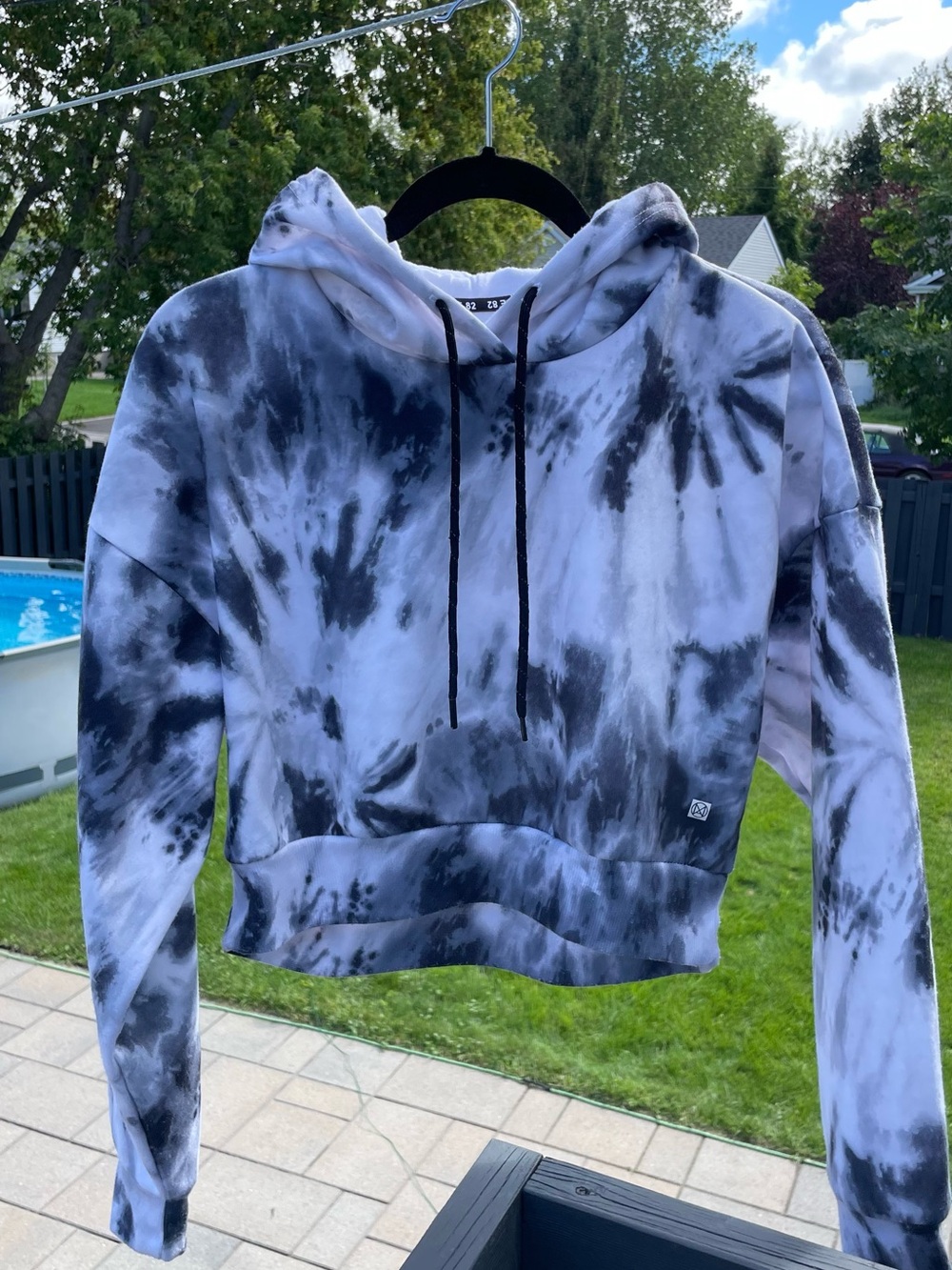 Tie-Dye Cropped Hoodie - Black & White
